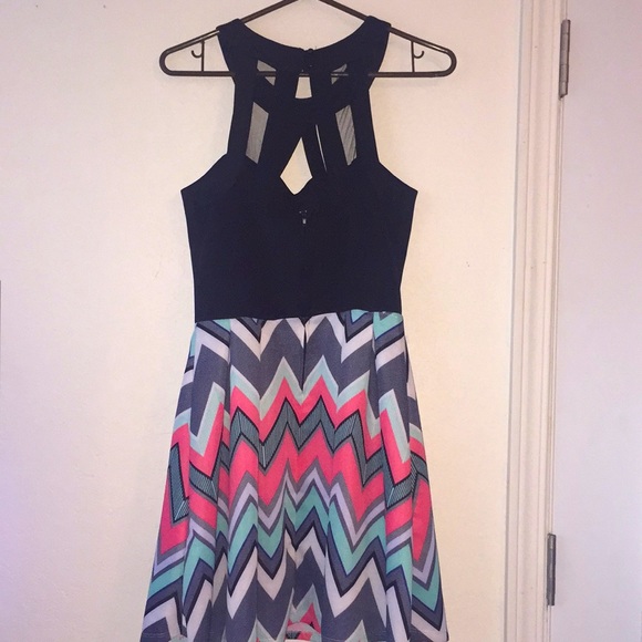 Halter chevron print dress - Picture 5 of 5